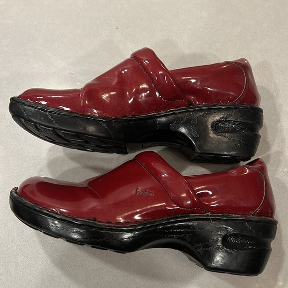 Boc Born Concepts Cherry Red Vegan professional clogs - Women’s 8.5 - Picture 2 of 6